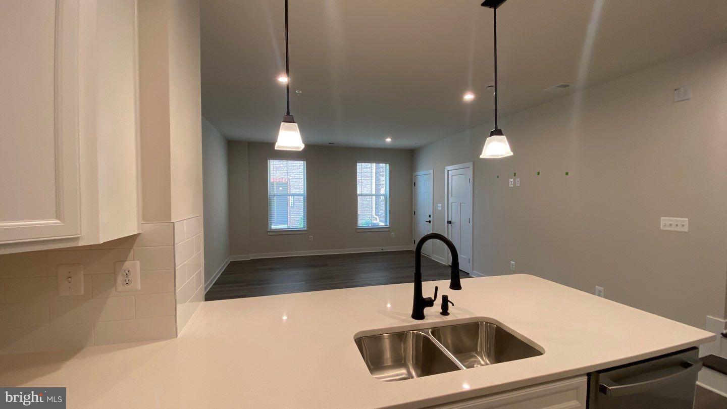 TOWN SQUARE ROW - Residential Lease