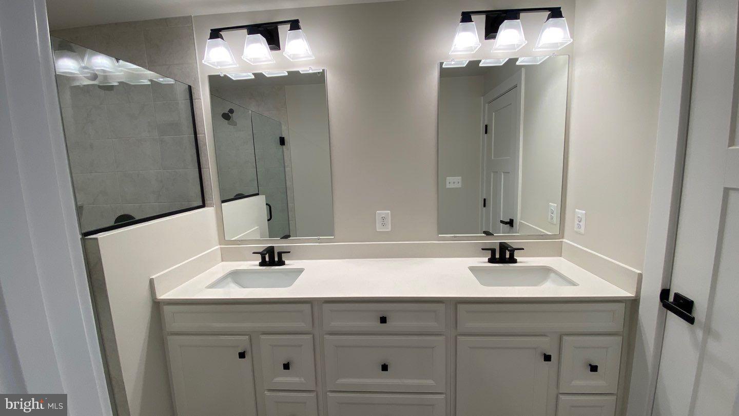 TOWN SQUARE ROW - Residential Lease