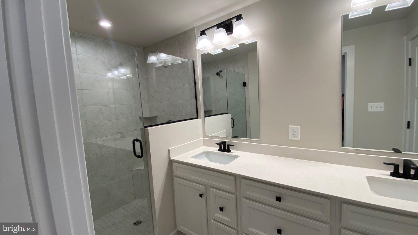 TOWN SQUARE ROW - Residential Lease