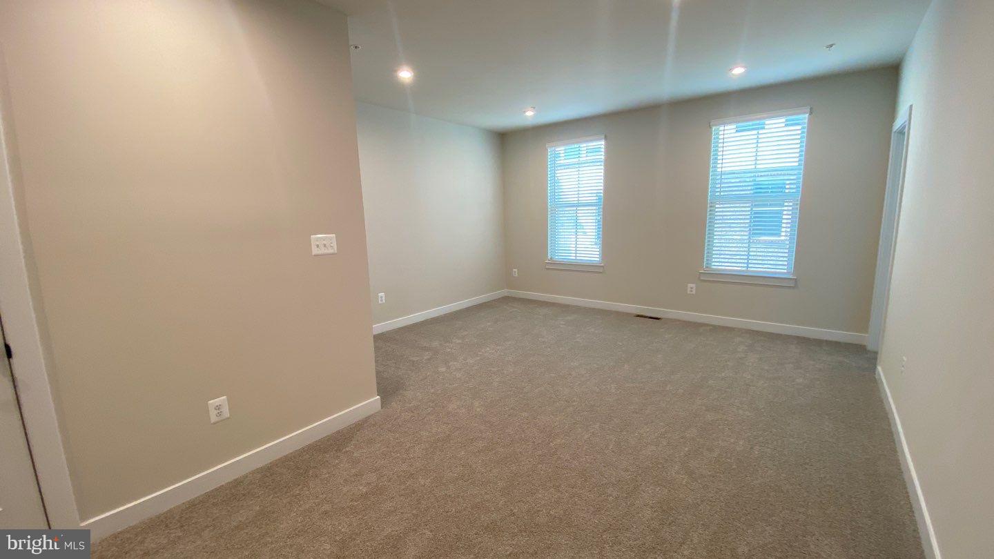 TOWN SQUARE ROW - Residential Lease