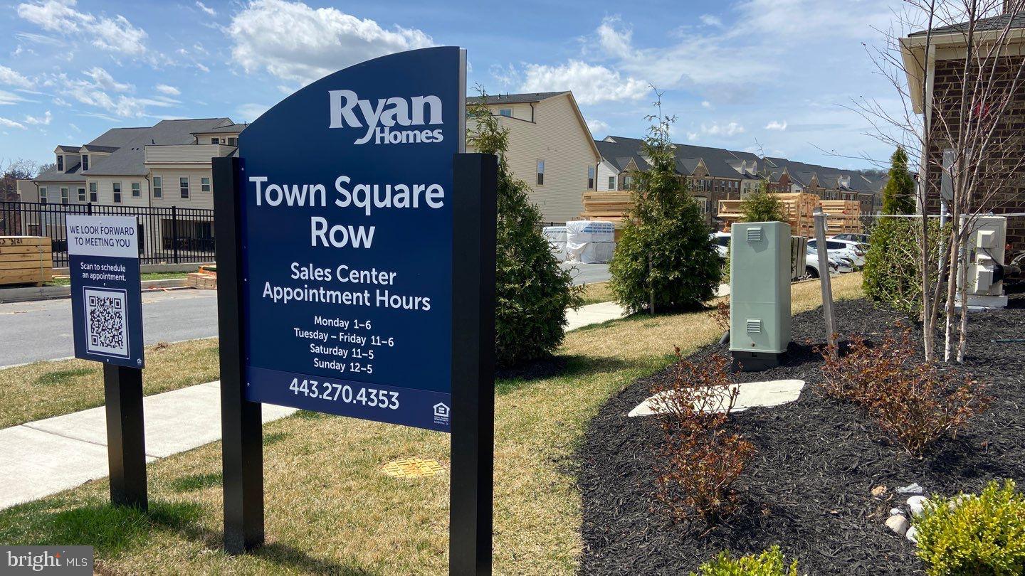 TOWN SQUARE ROW - Residential Lease