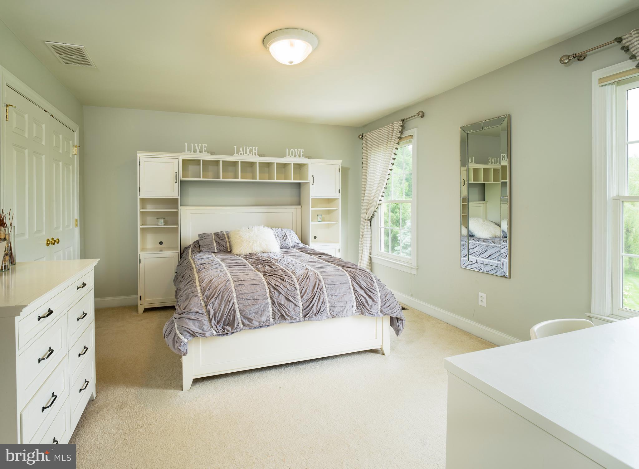 CHANTILLY FARM - Residential
