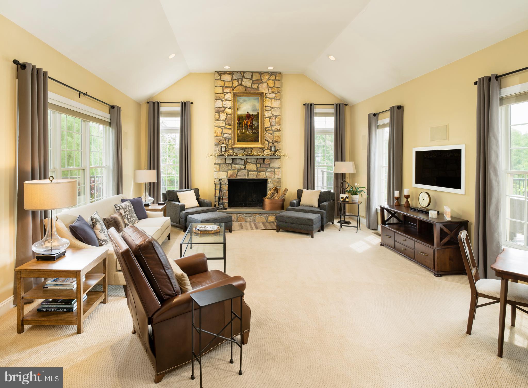 CHANTILLY FARM - Residential