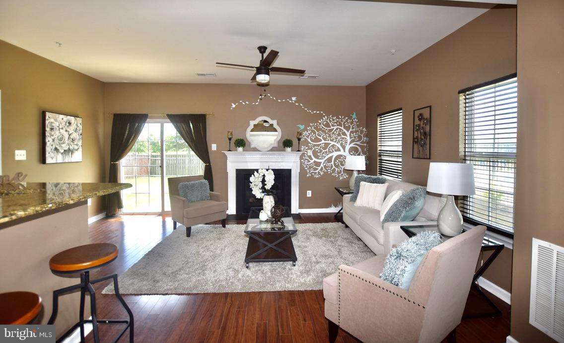 LAKELANDS AT EASTON - Residential