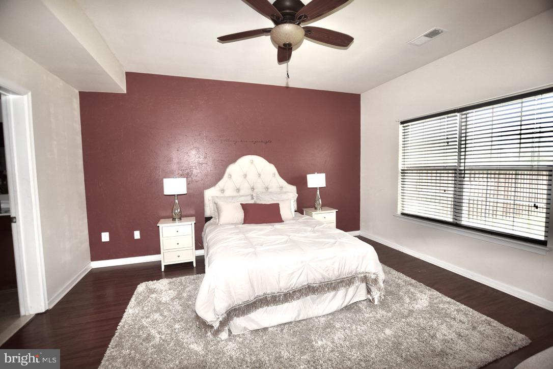 LAKELANDS AT EASTON - Residential