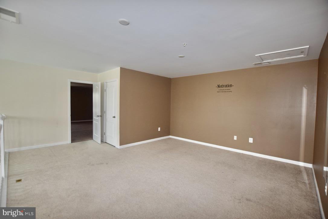 LAKELANDS AT EASTON - Residential