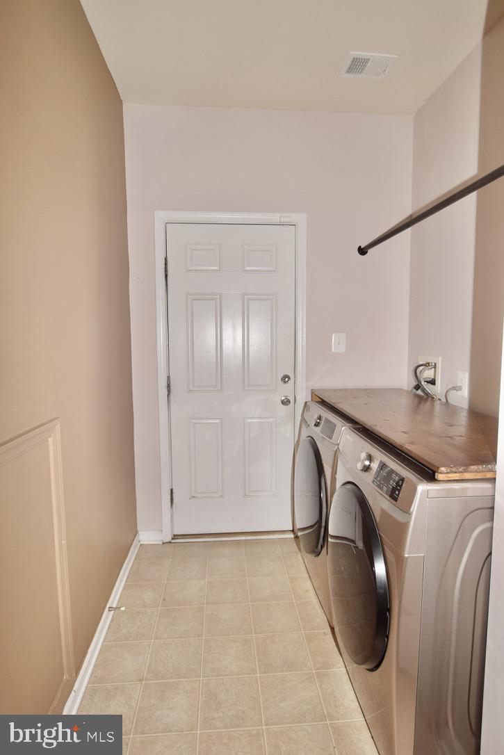 LAKELANDS AT EASTON - Residential