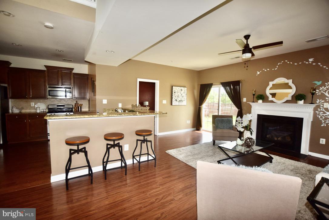 LAKELANDS AT EASTON - Residential