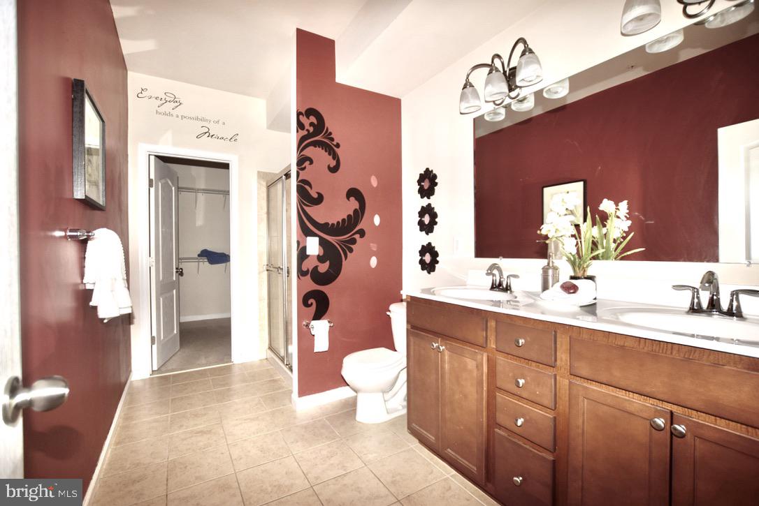 LAKELANDS AT EASTON - Residential