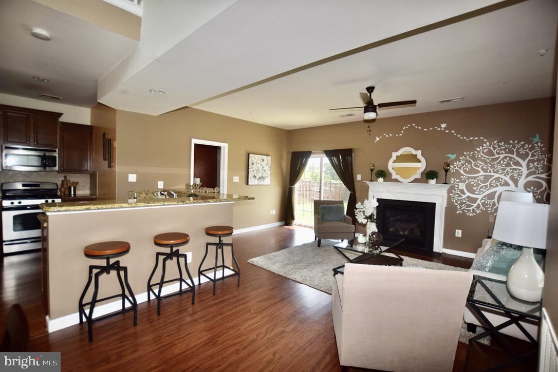 LAKELANDS AT EASTON - Residential