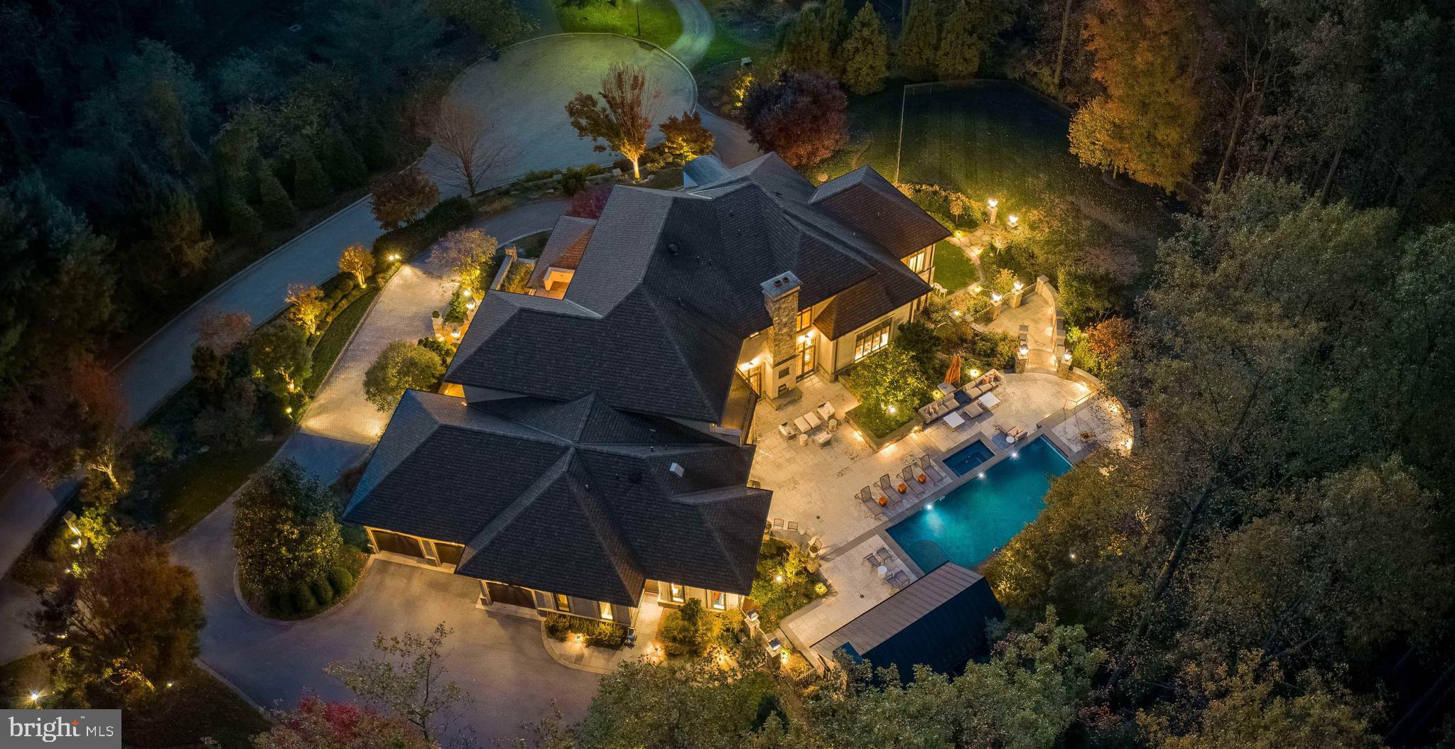 1208 SCOTTS KNOLL COURT