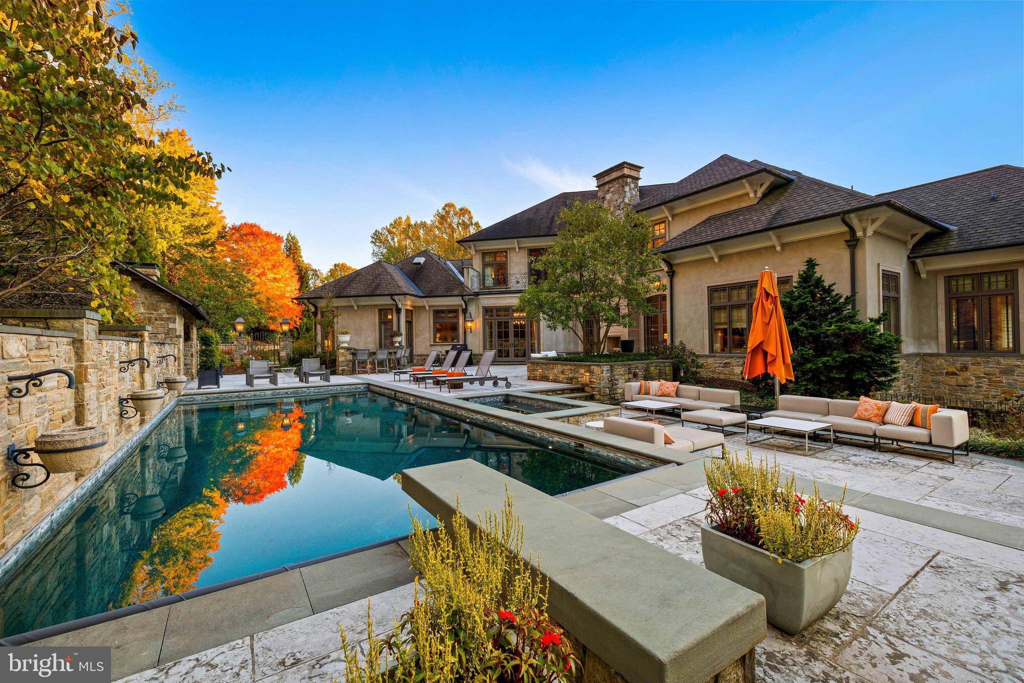 1208 SCOTTS KNOLL COURT