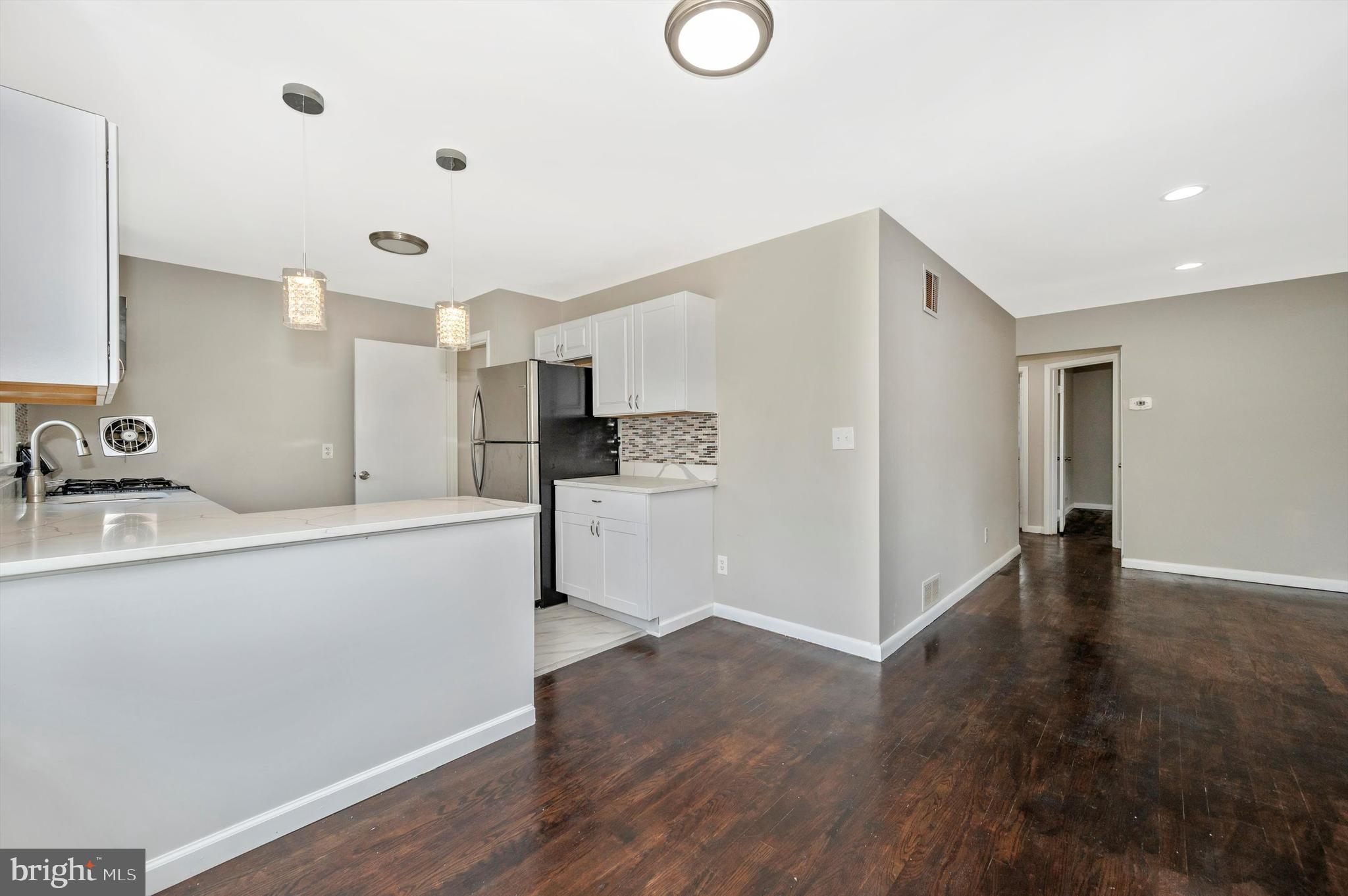 CATONSVILLE MANOR - Residential