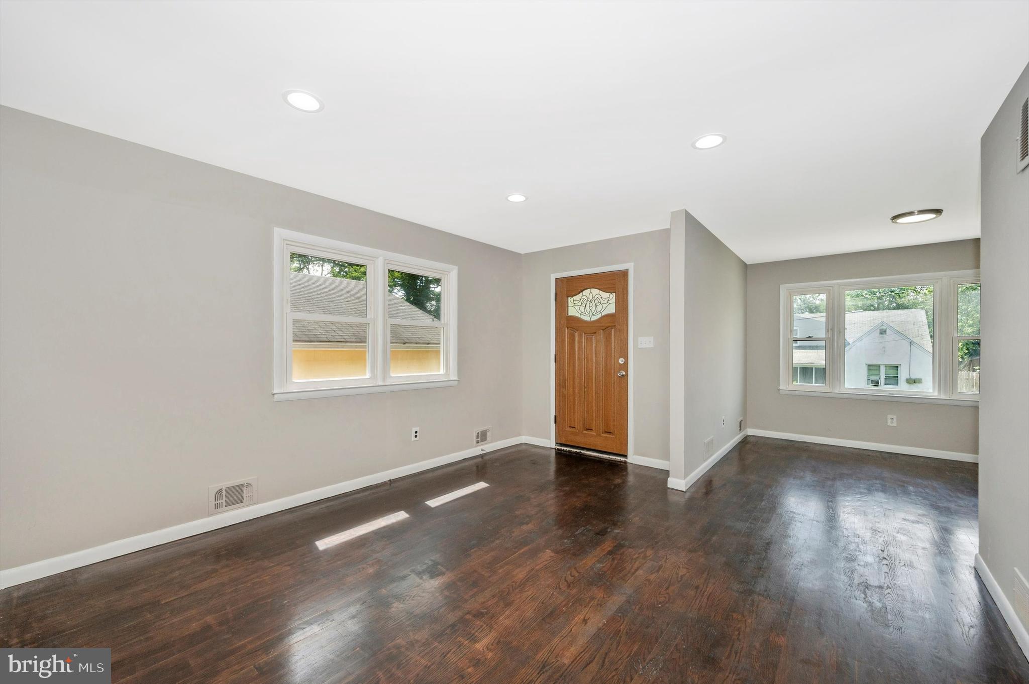 CATONSVILLE MANOR - Residential