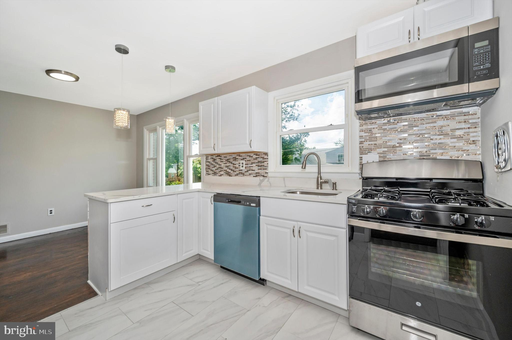 CATONSVILLE MANOR - Residential