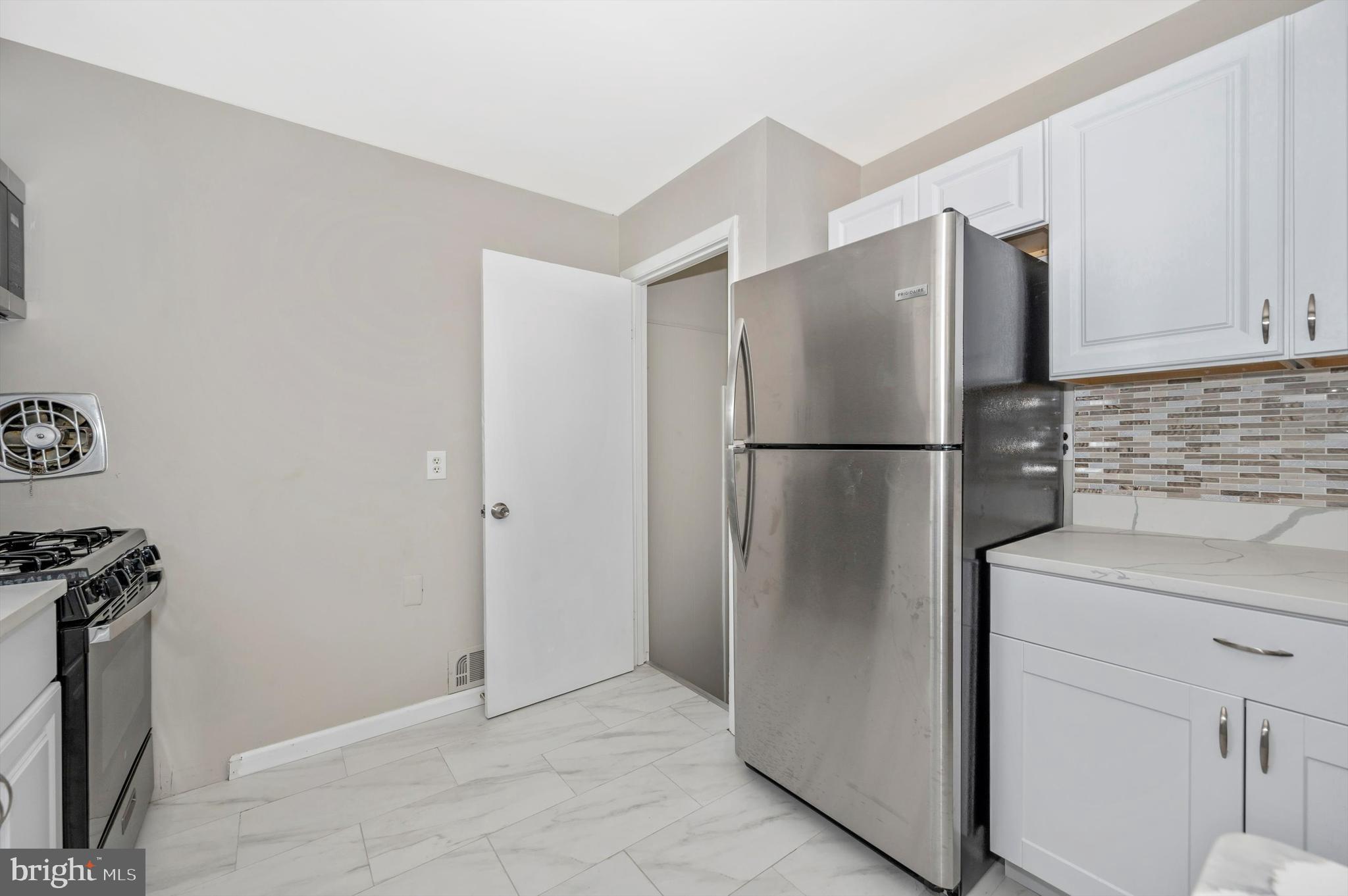 CATONSVILLE MANOR - Residential