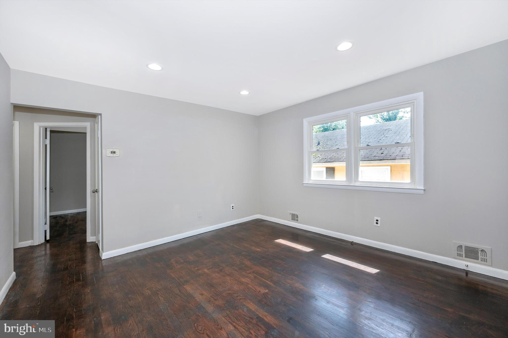 CATONSVILLE MANOR - Residential