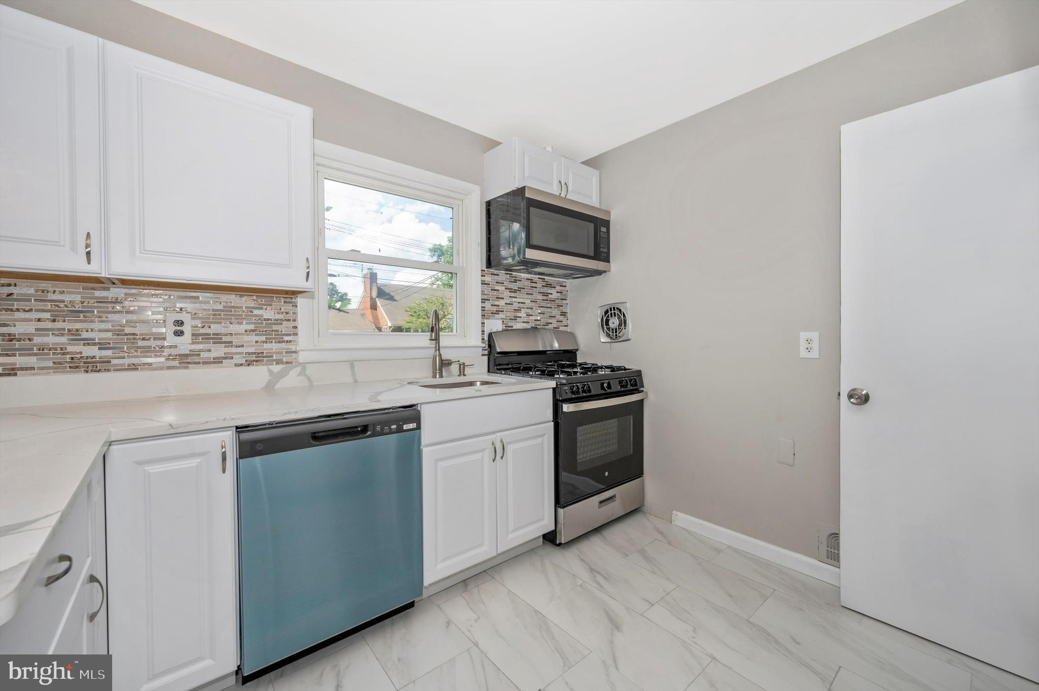 CATONSVILLE MANOR - Residential