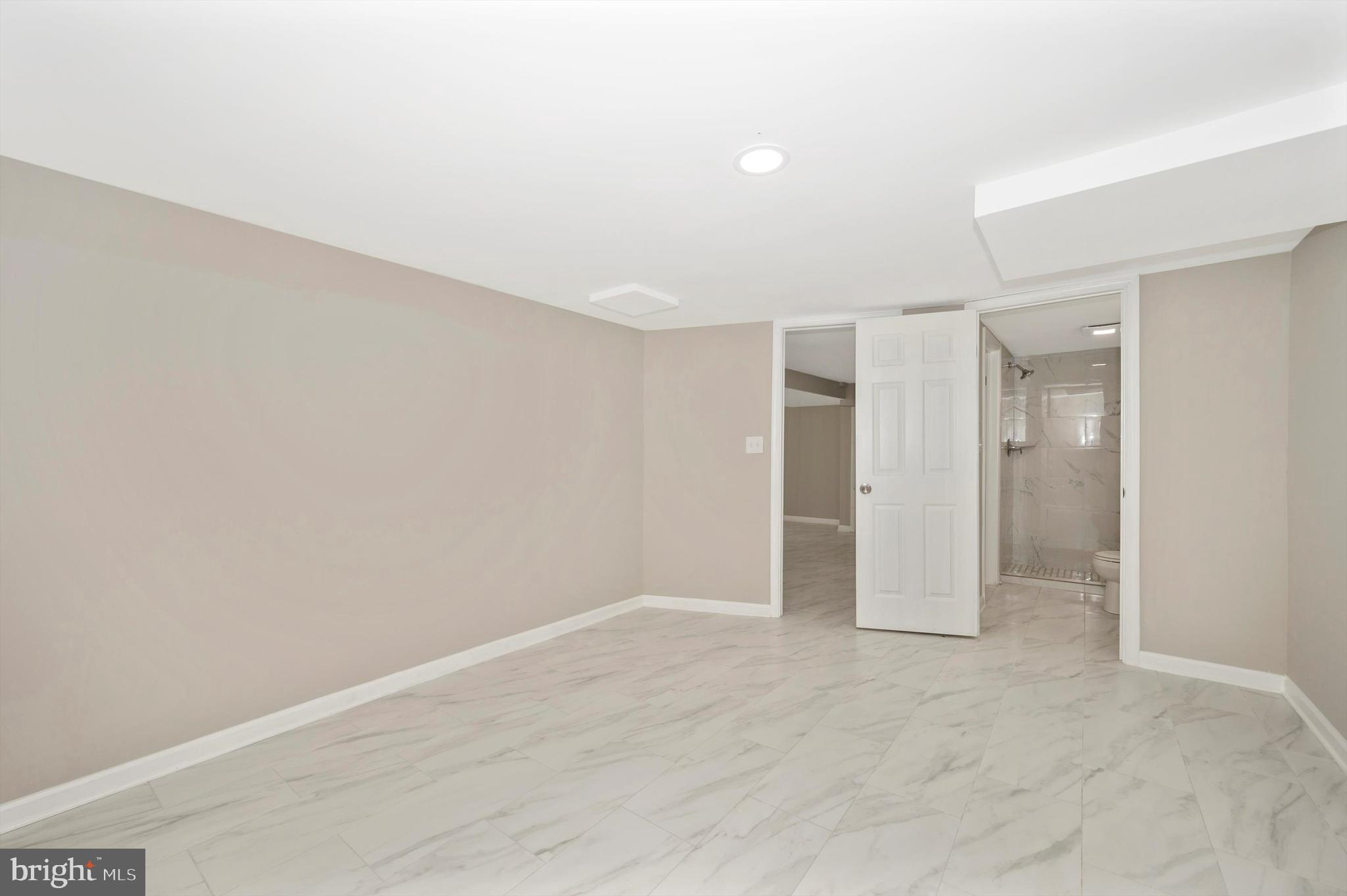 CATONSVILLE MANOR - Residential