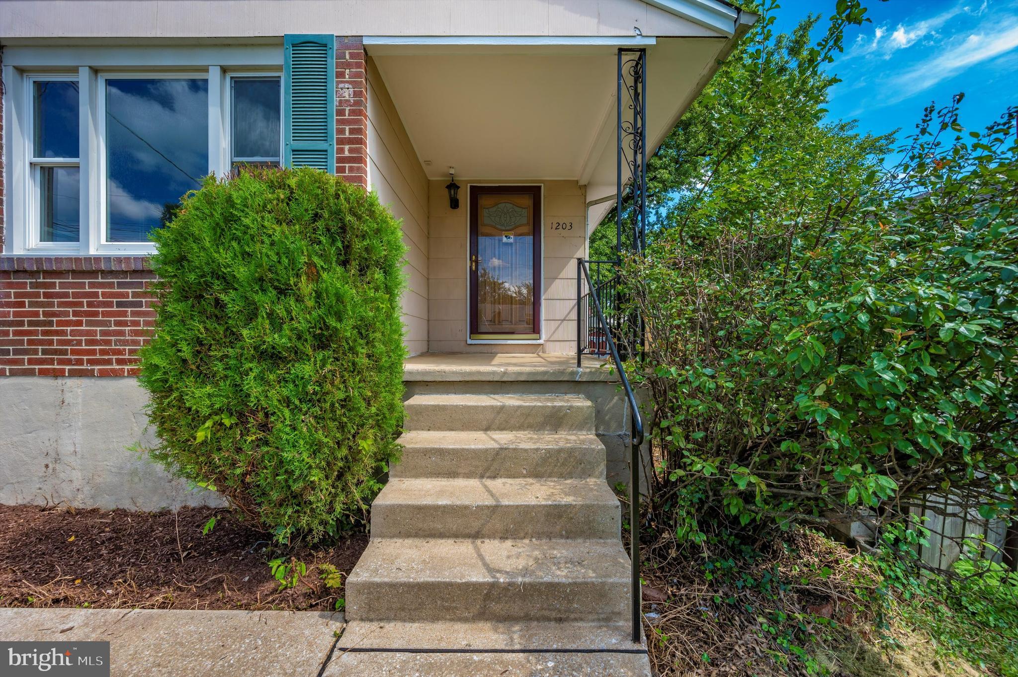 CATONSVILLE MANOR - Residential