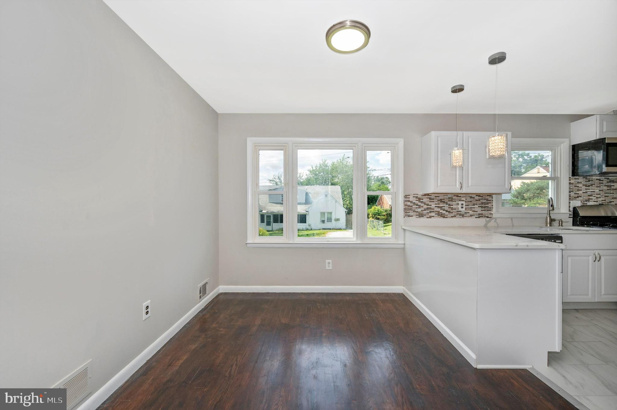 CATONSVILLE MANOR - Residential