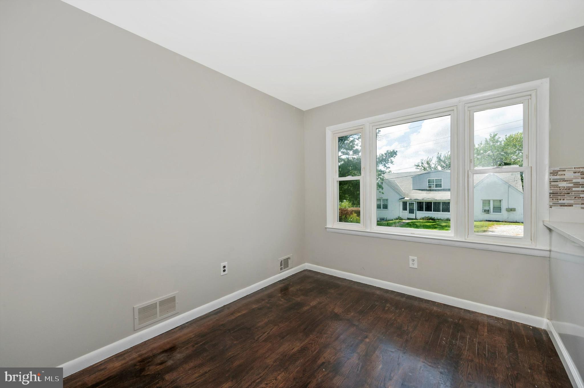 CATONSVILLE MANOR - Residential