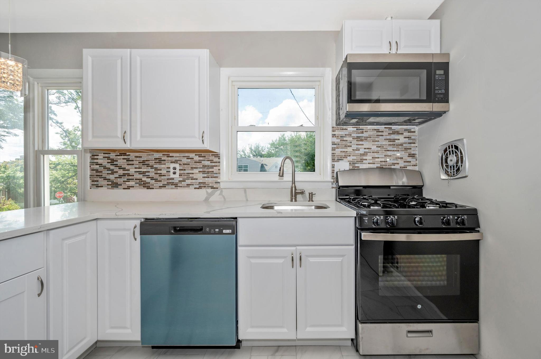 CATONSVILLE MANOR - Residential