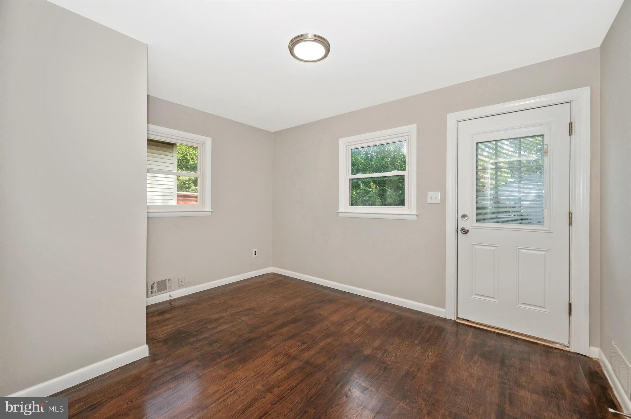 CATONSVILLE MANOR - Residential