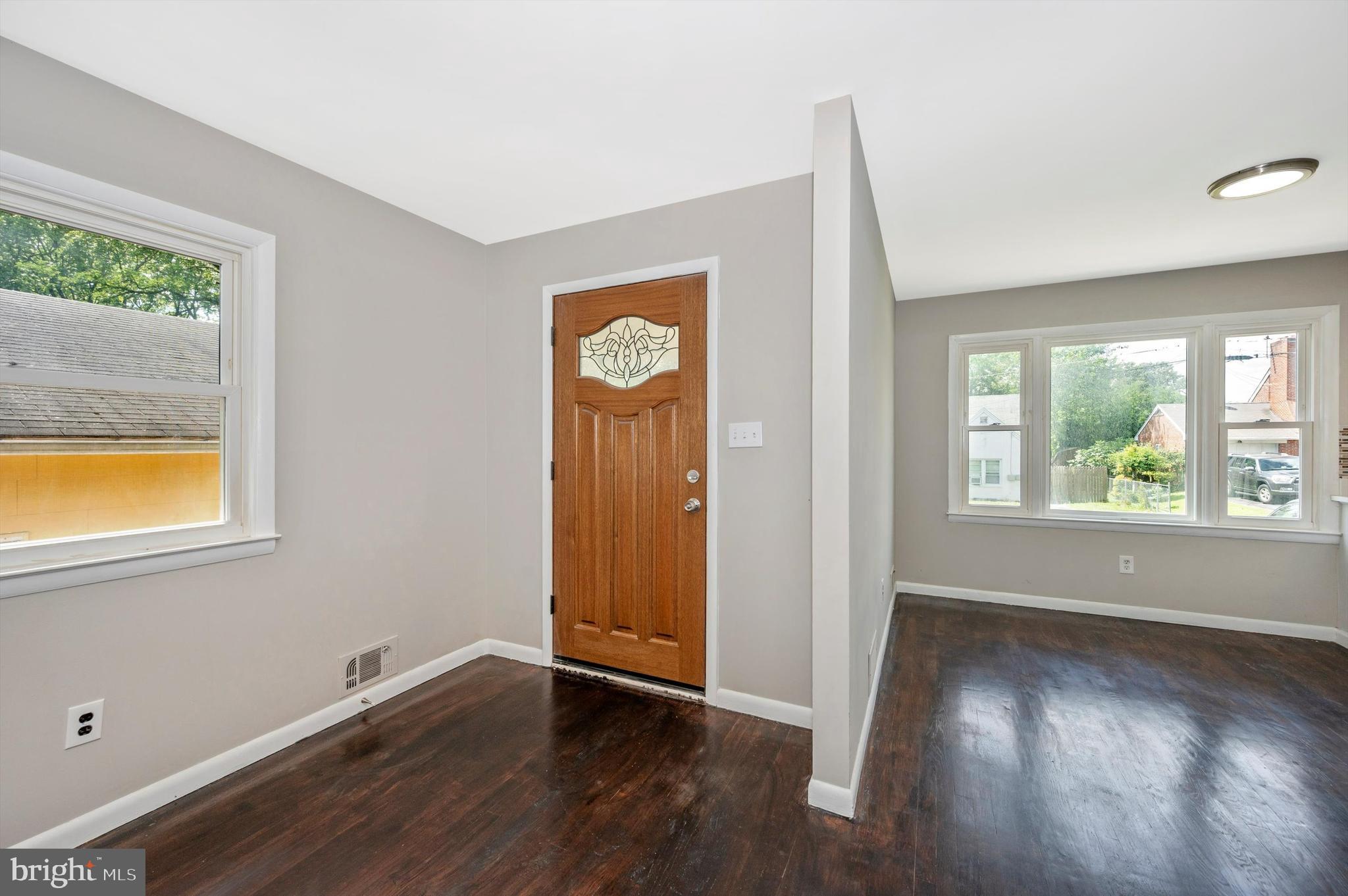 CATONSVILLE MANOR - Residential