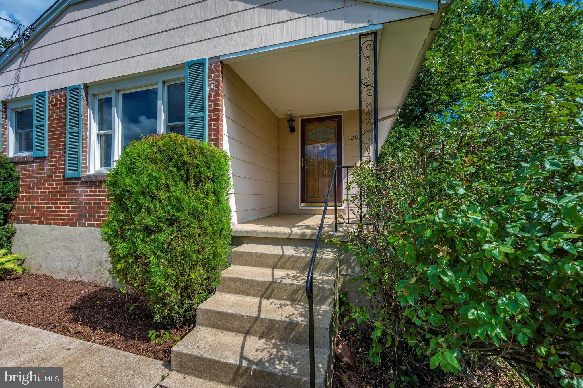 CATONSVILLE MANOR - Residential