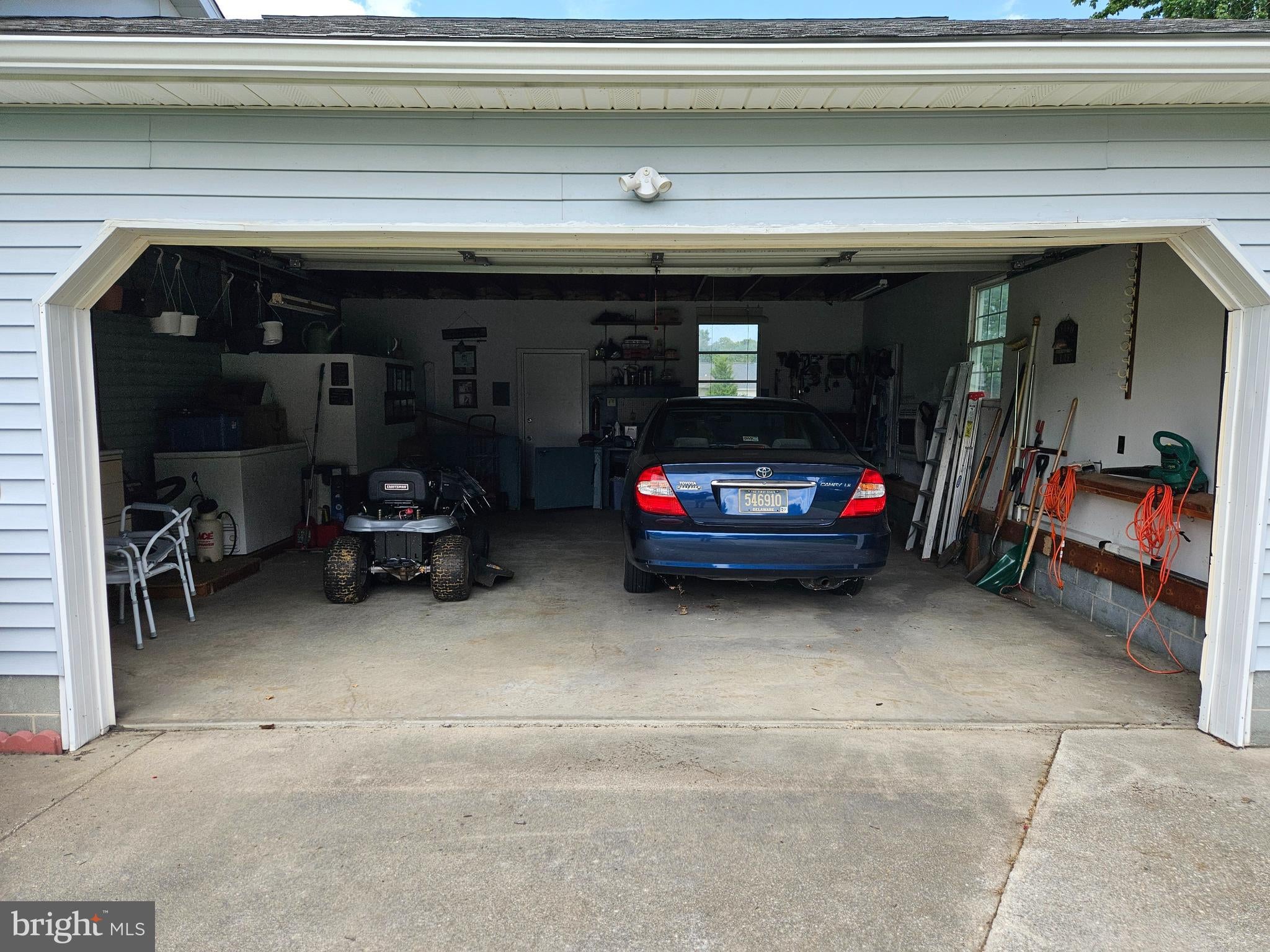 204 E GEMINI LANE