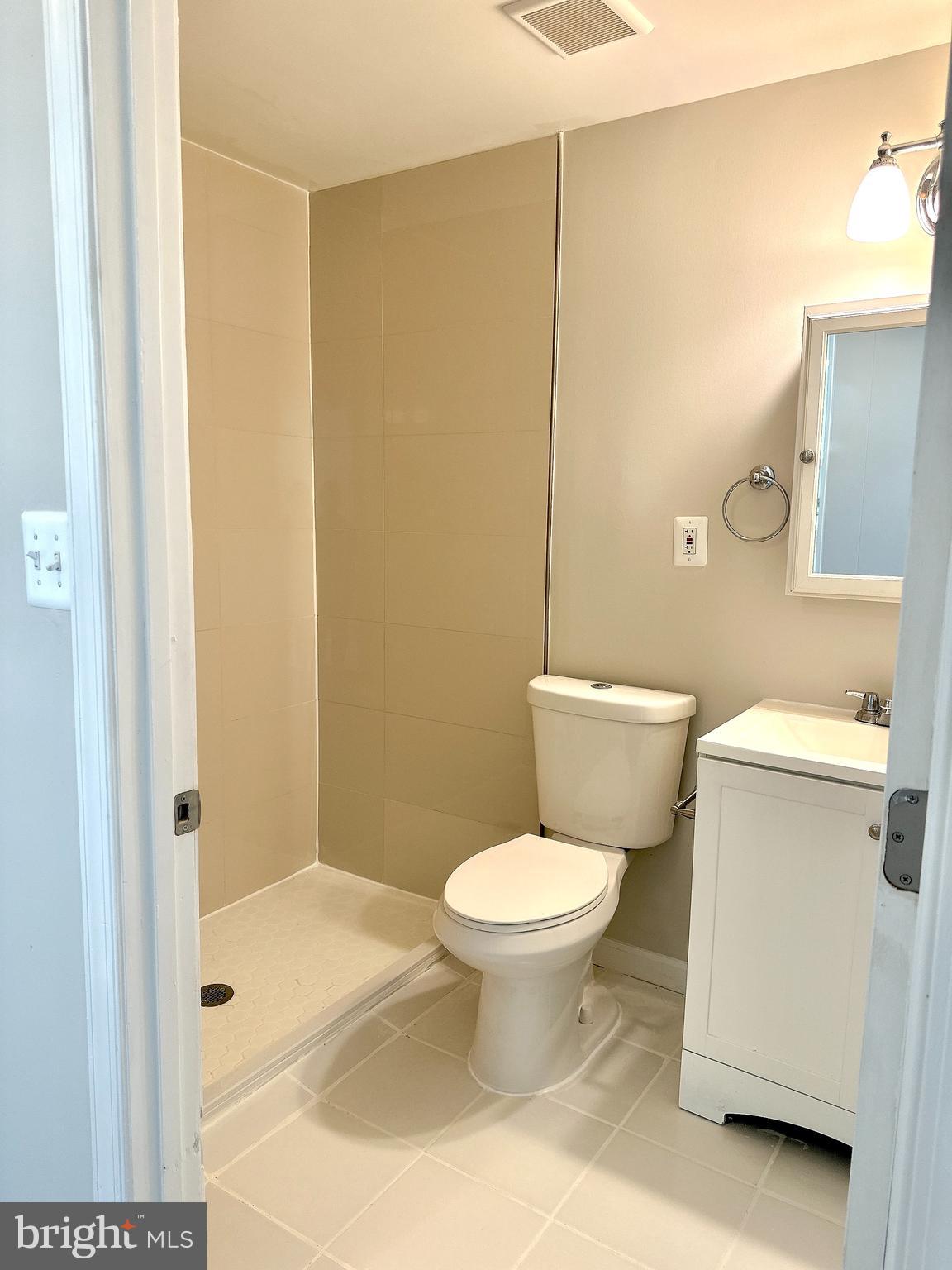 KINGS COLONY - Residential Lease