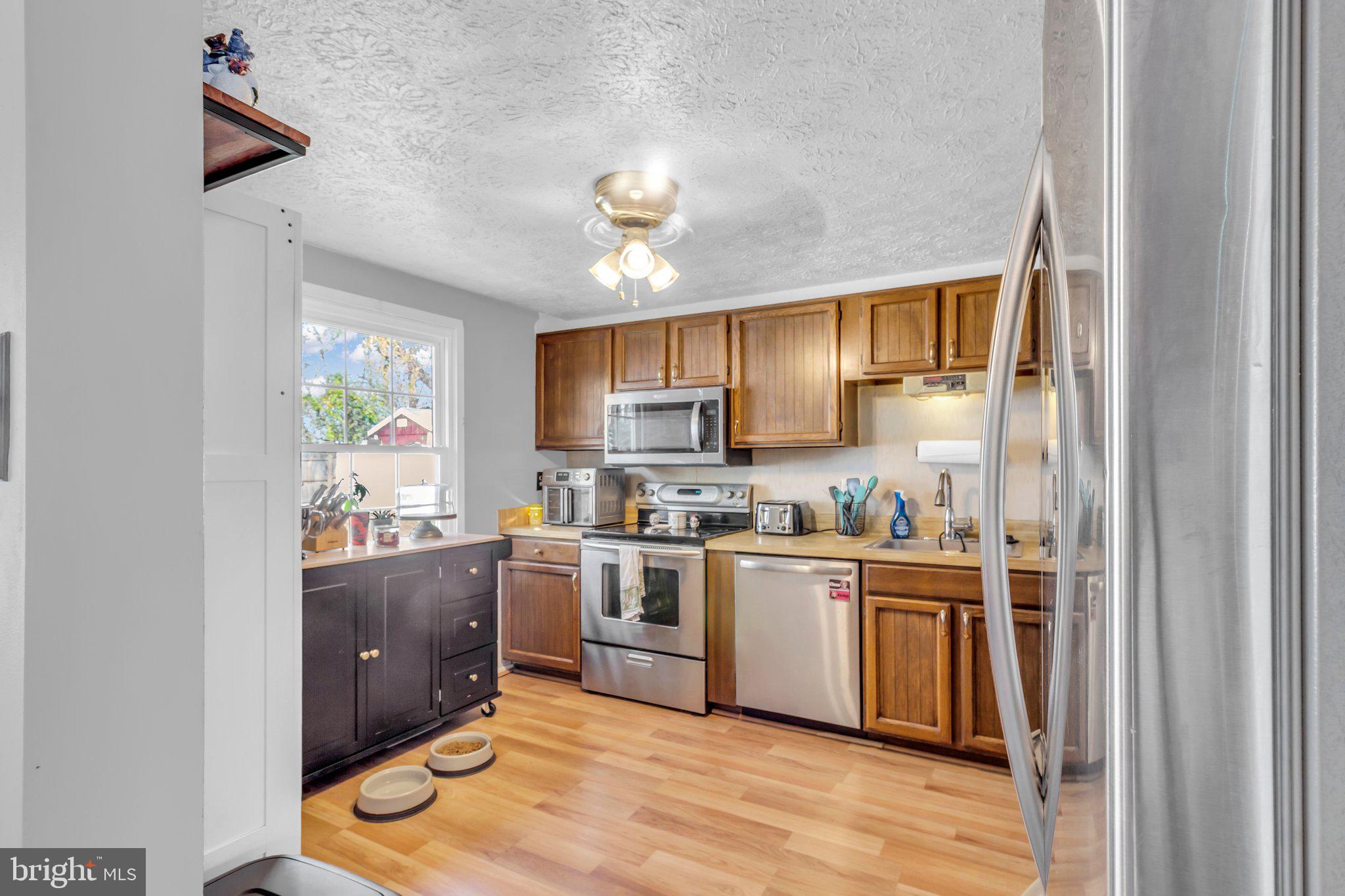 MIDDLE RIVER - Residential