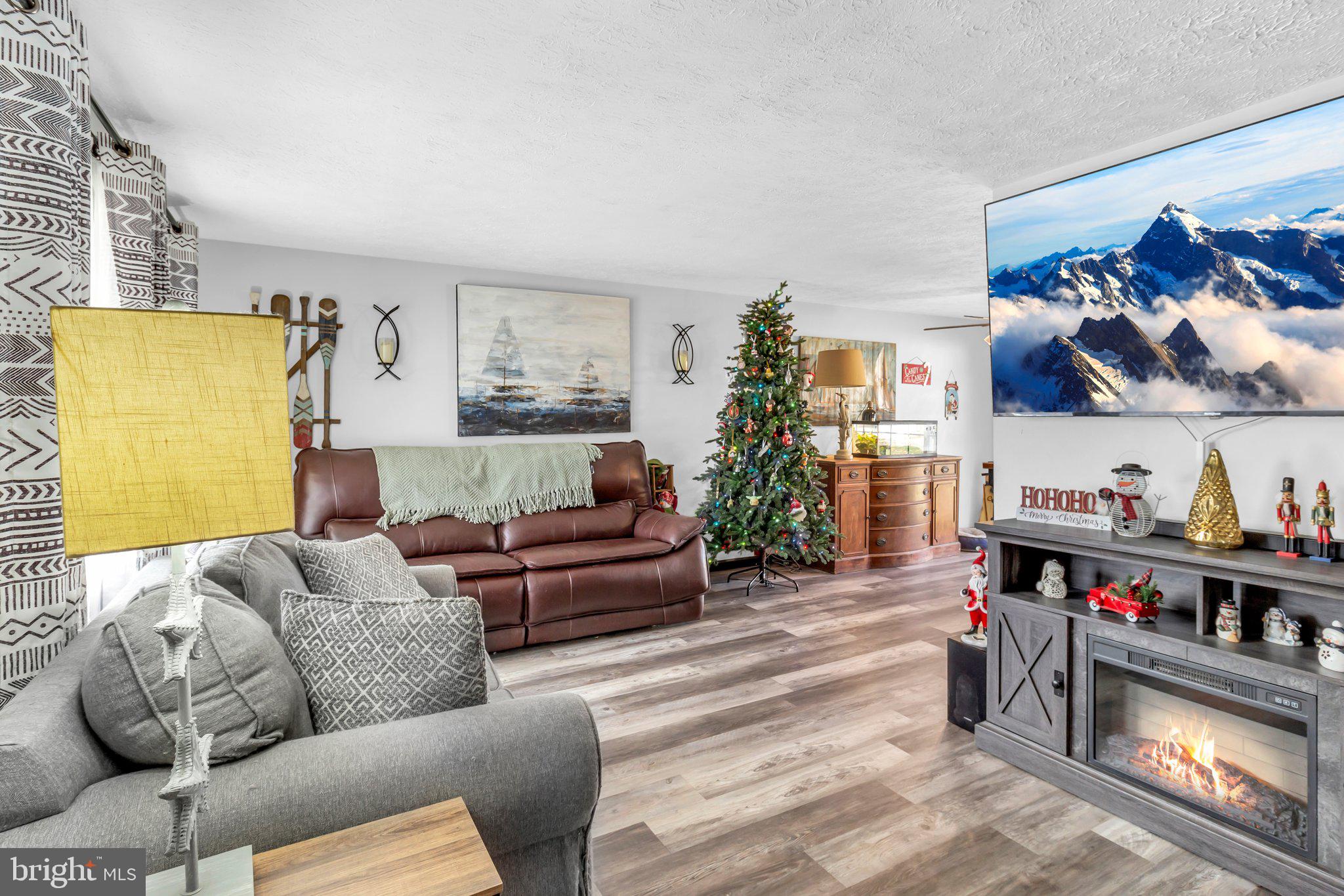 MIDDLE RIVER - Residential