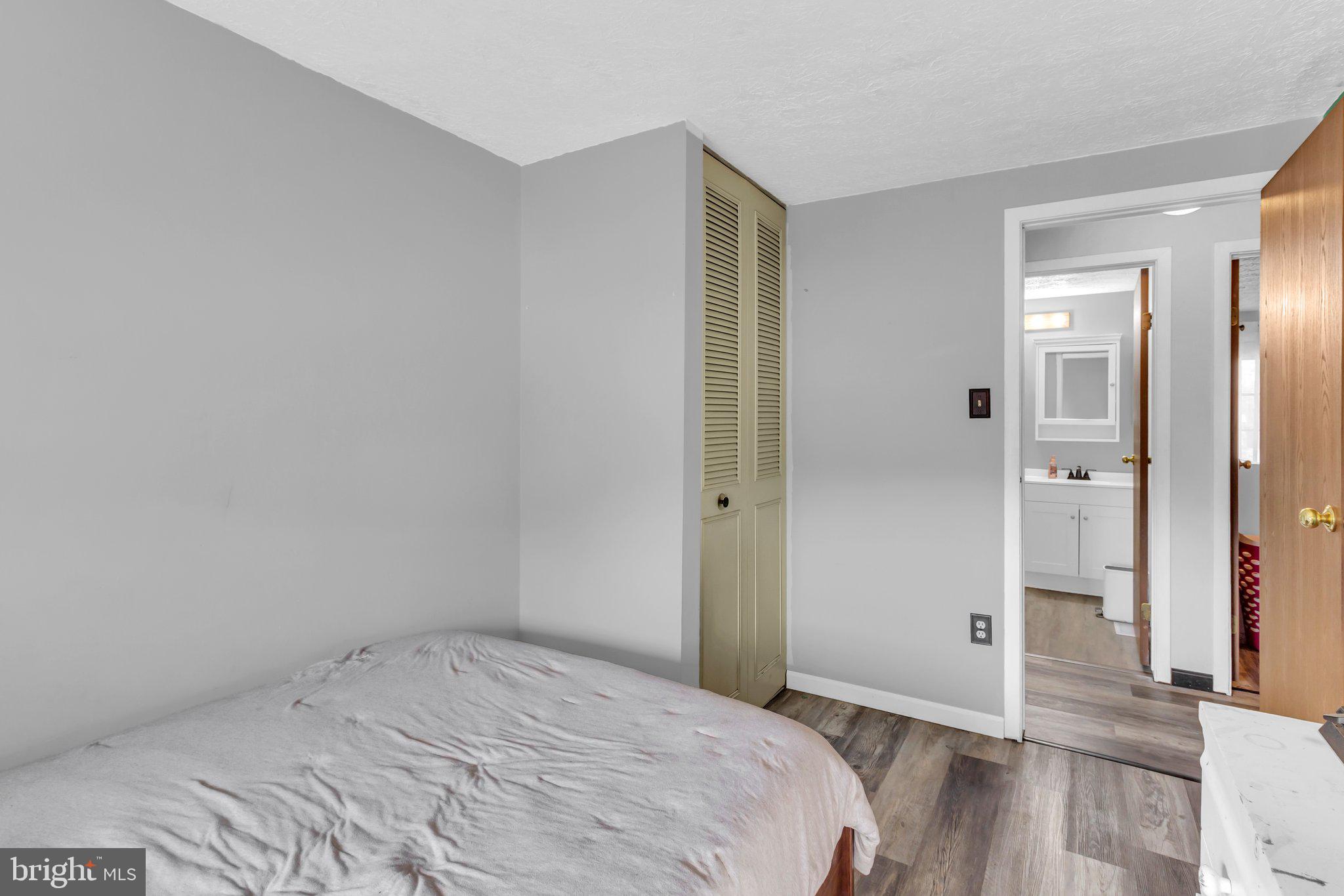 MIDDLE RIVER - Residential