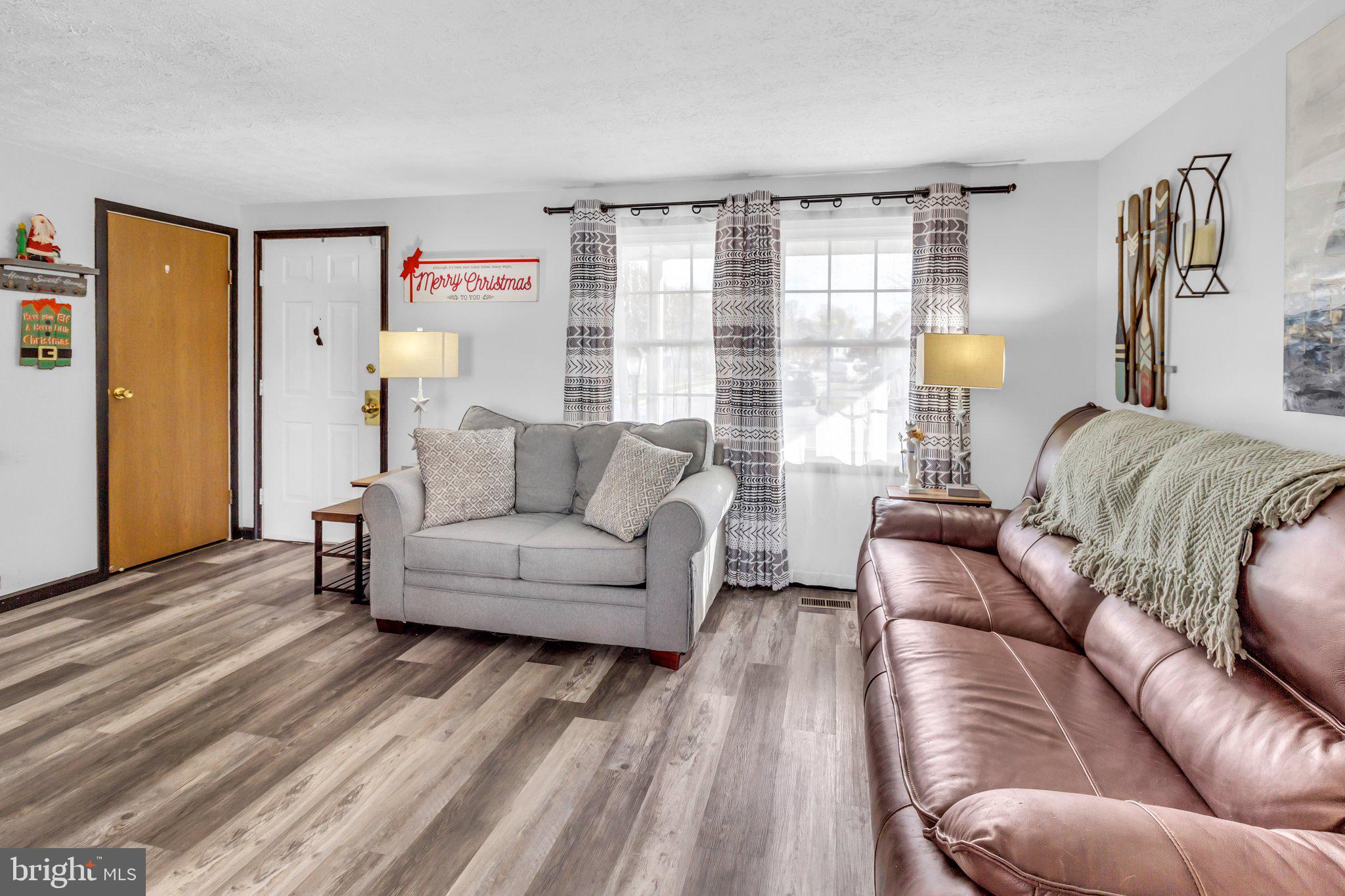 MIDDLE RIVER - Residential