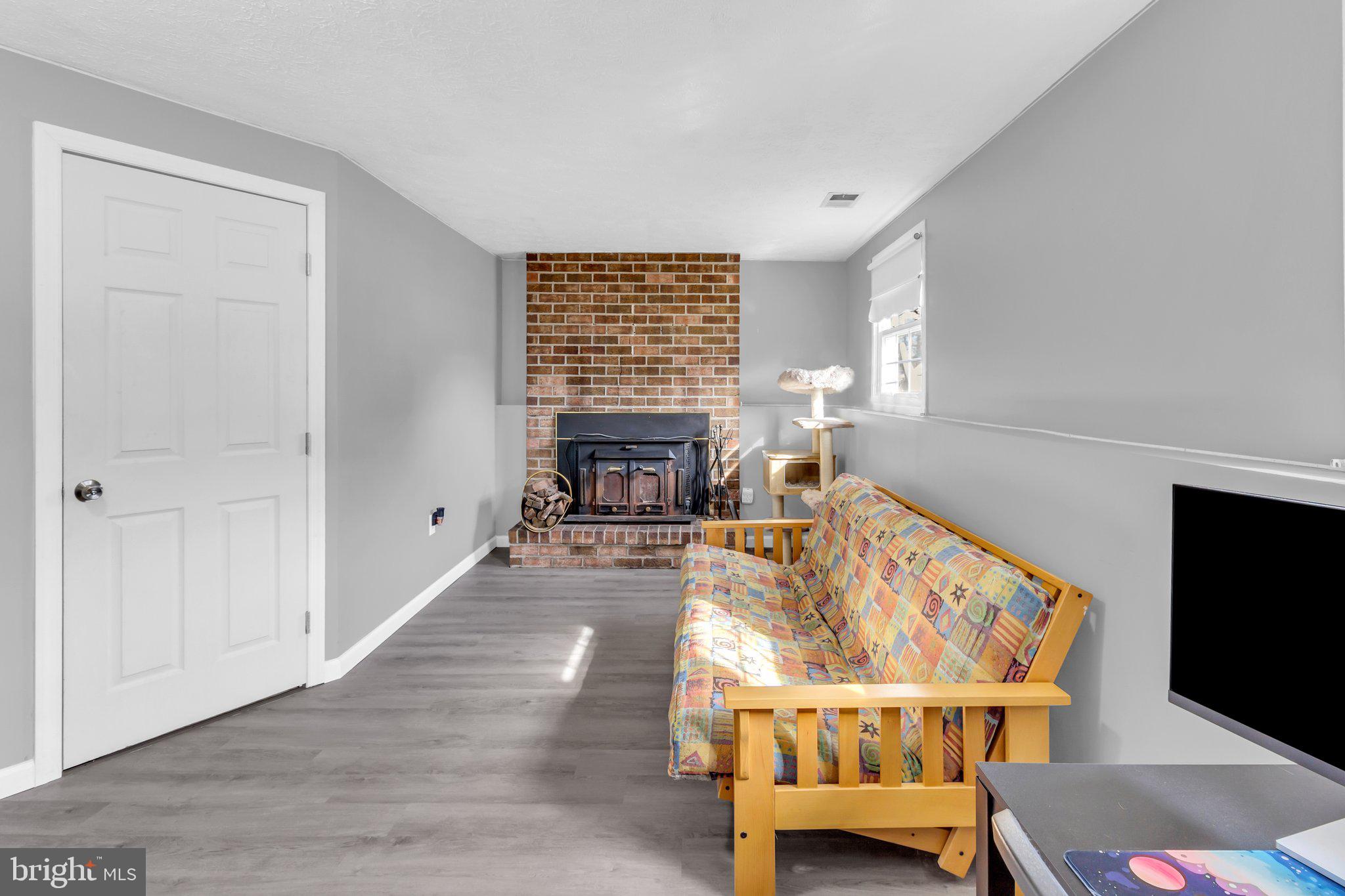 MIDDLE RIVER - Residential