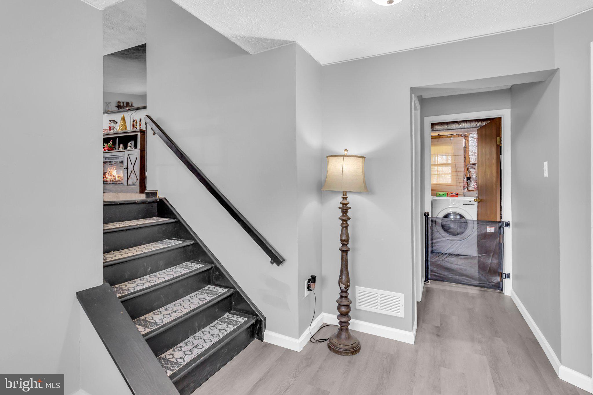 MIDDLE RIVER - Residential