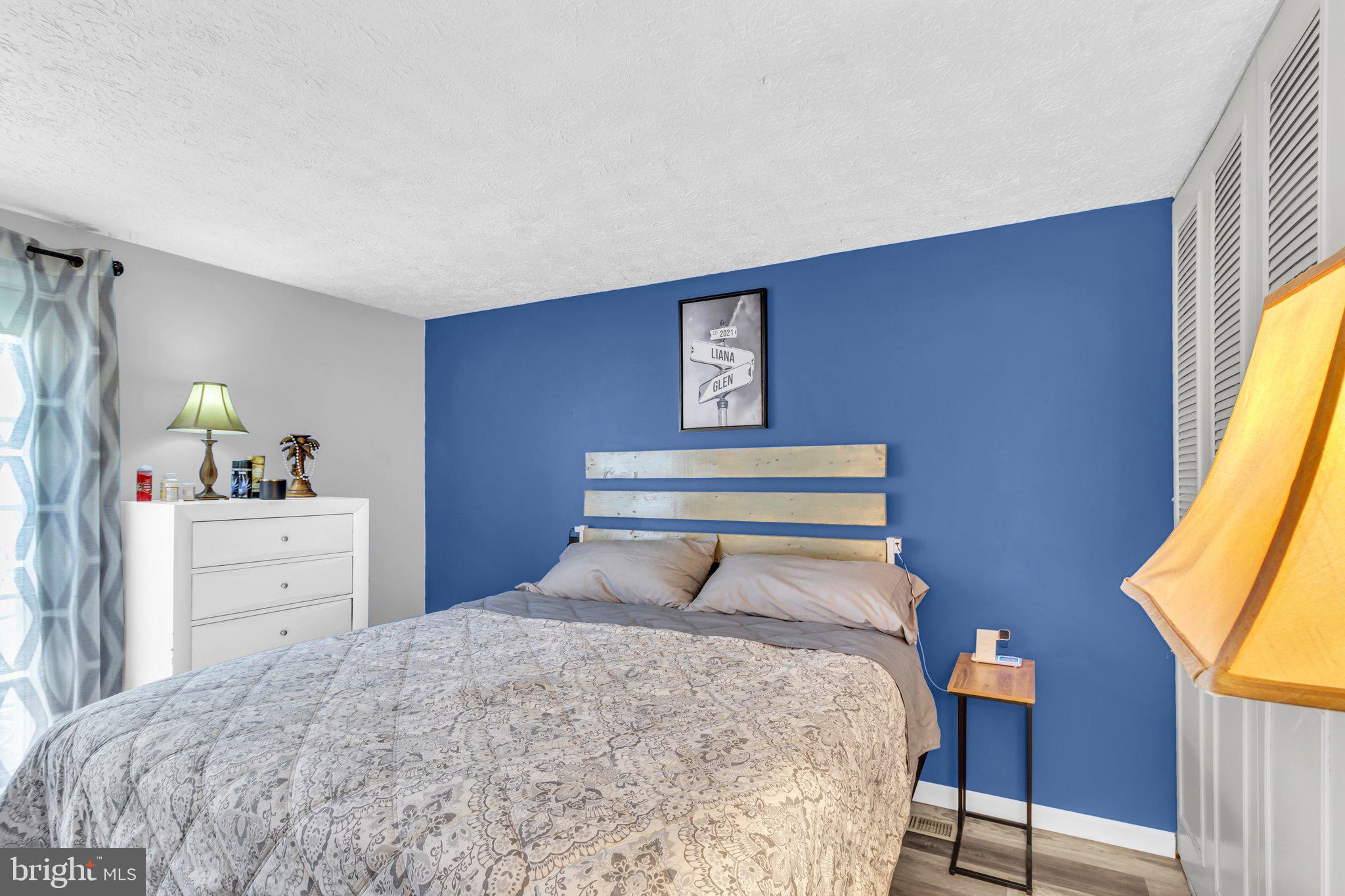 MIDDLE RIVER - Residential