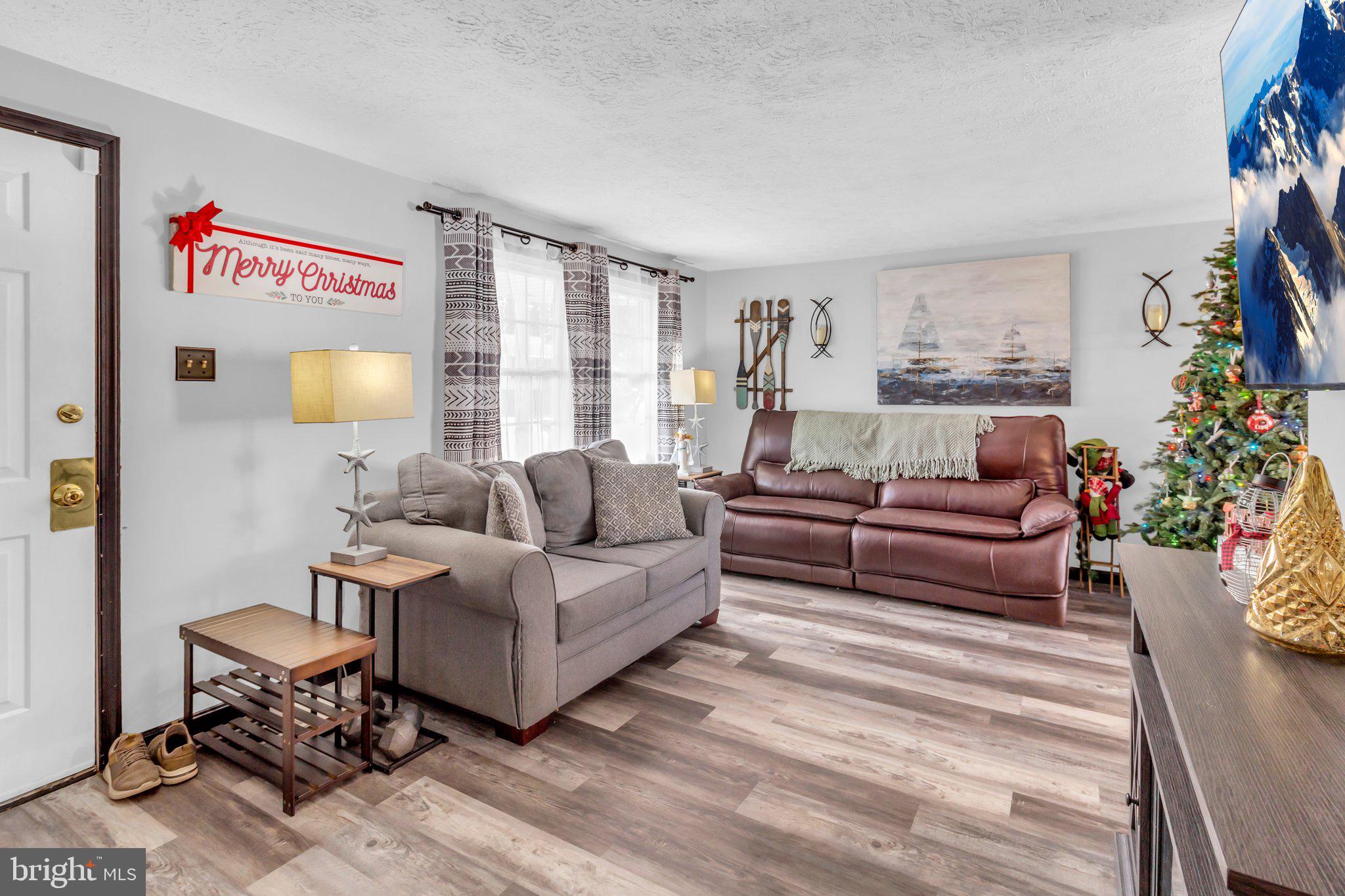 MIDDLE RIVER - Residential