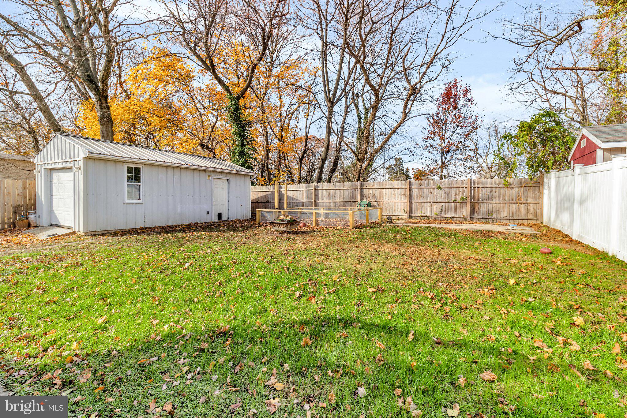 MIDDLE RIVER - Residential