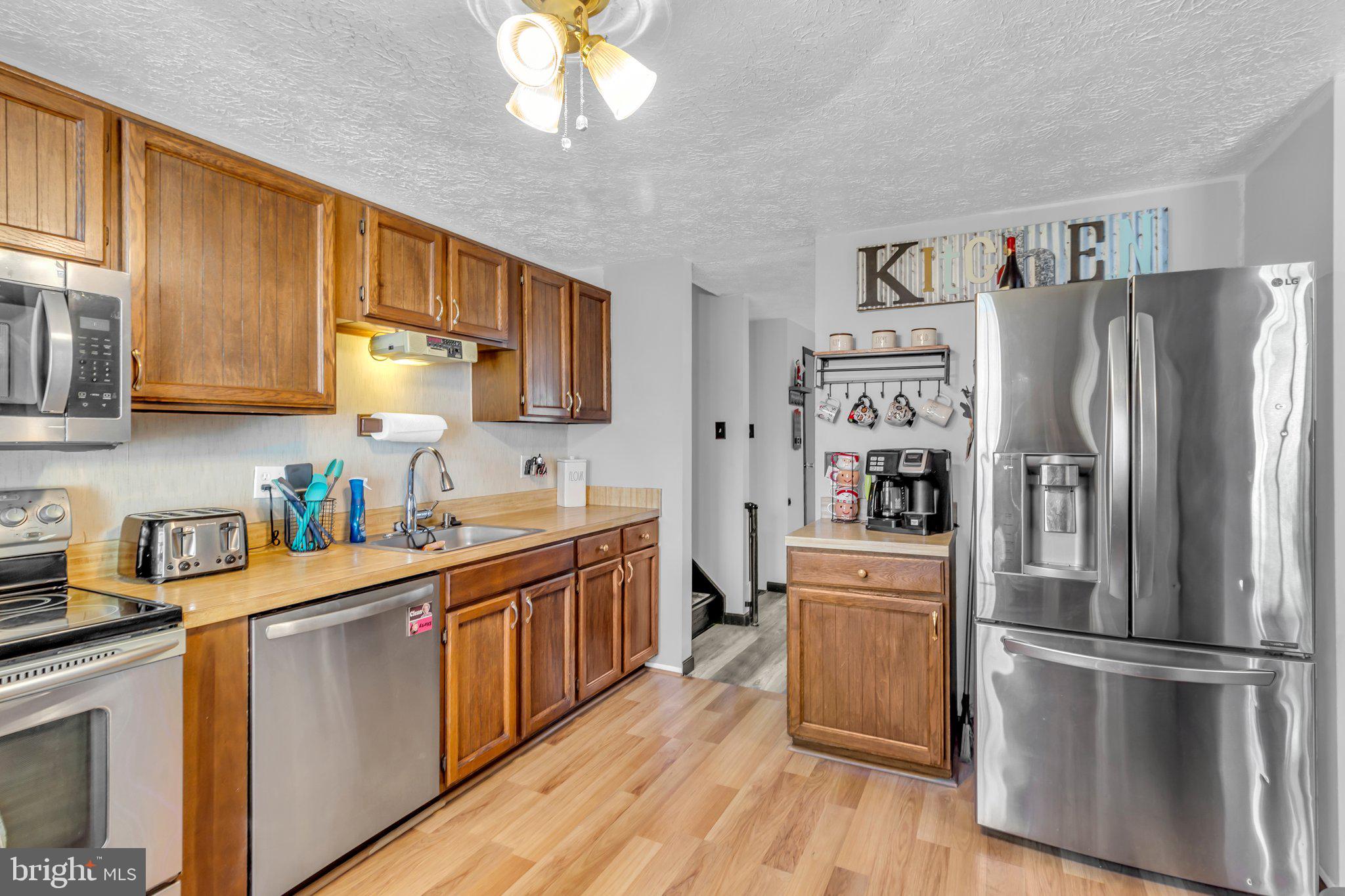 MIDDLE RIVER - Residential