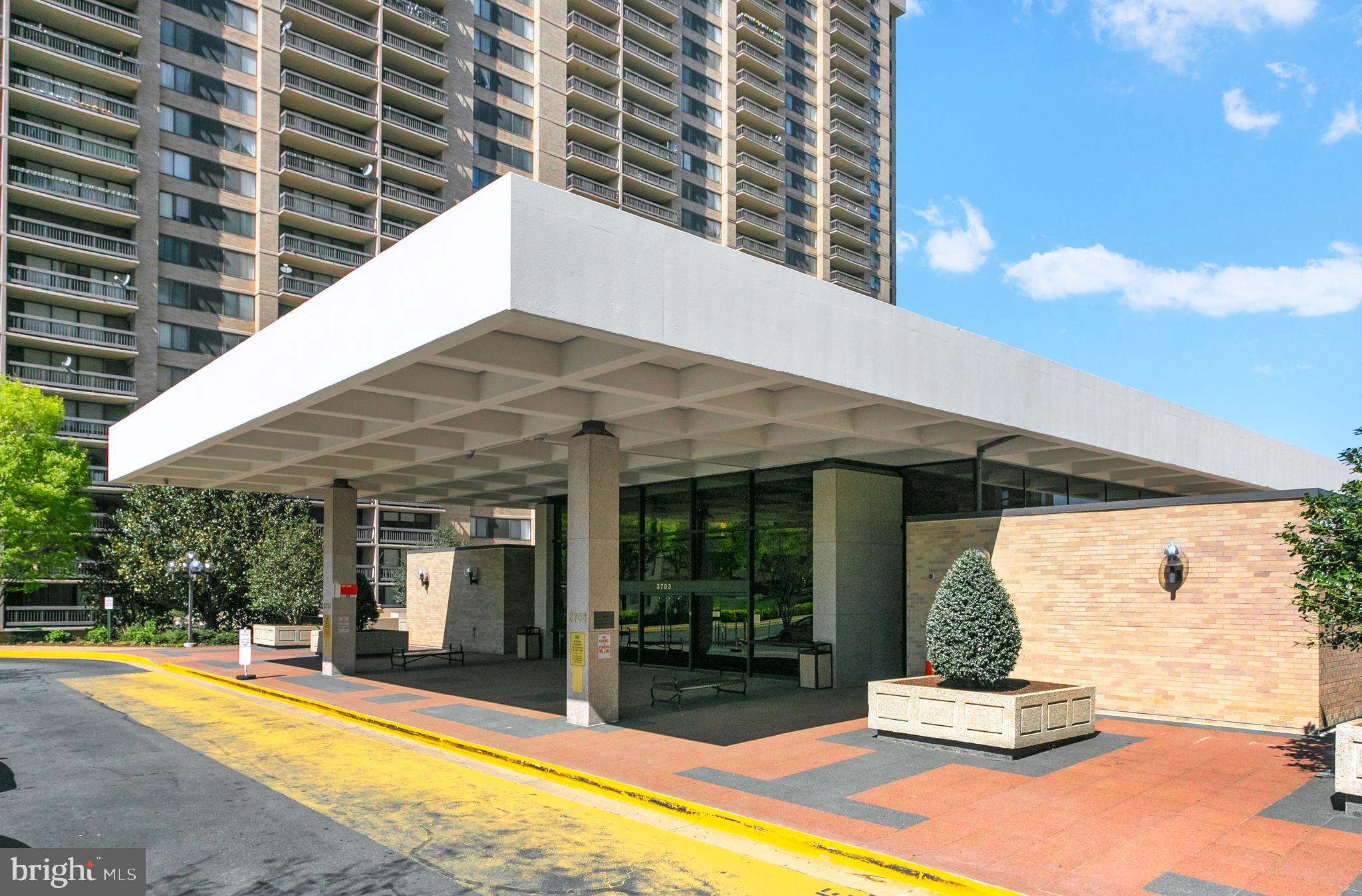 SKYLINE PLAZA - Residential