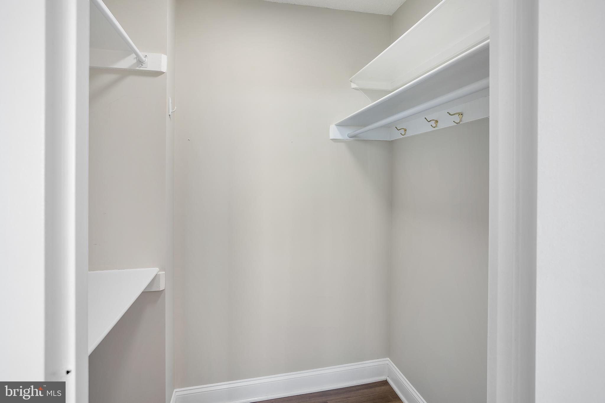 SKYLINE PLAZA - Residential