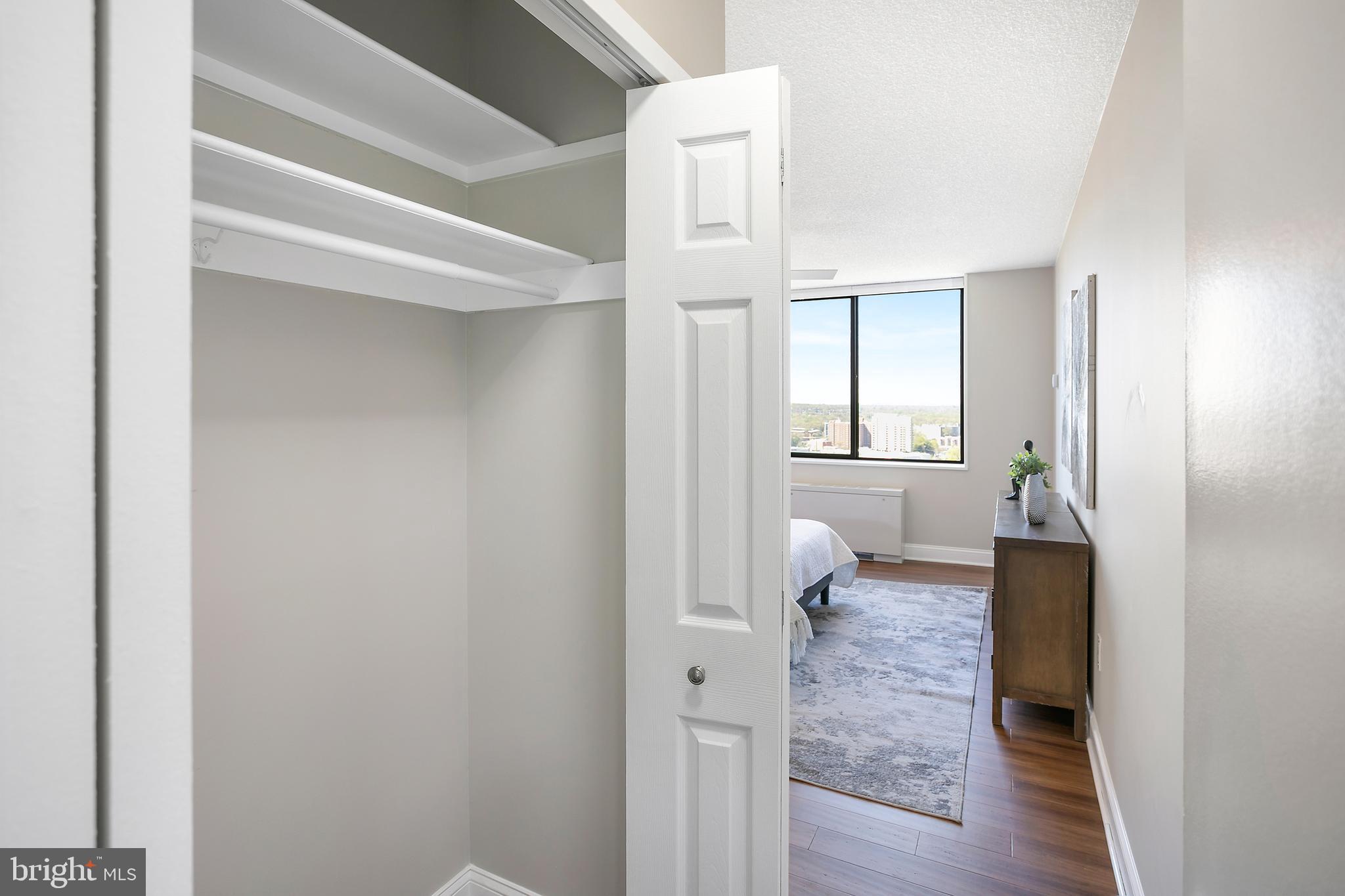 SKYLINE PLAZA - Residential