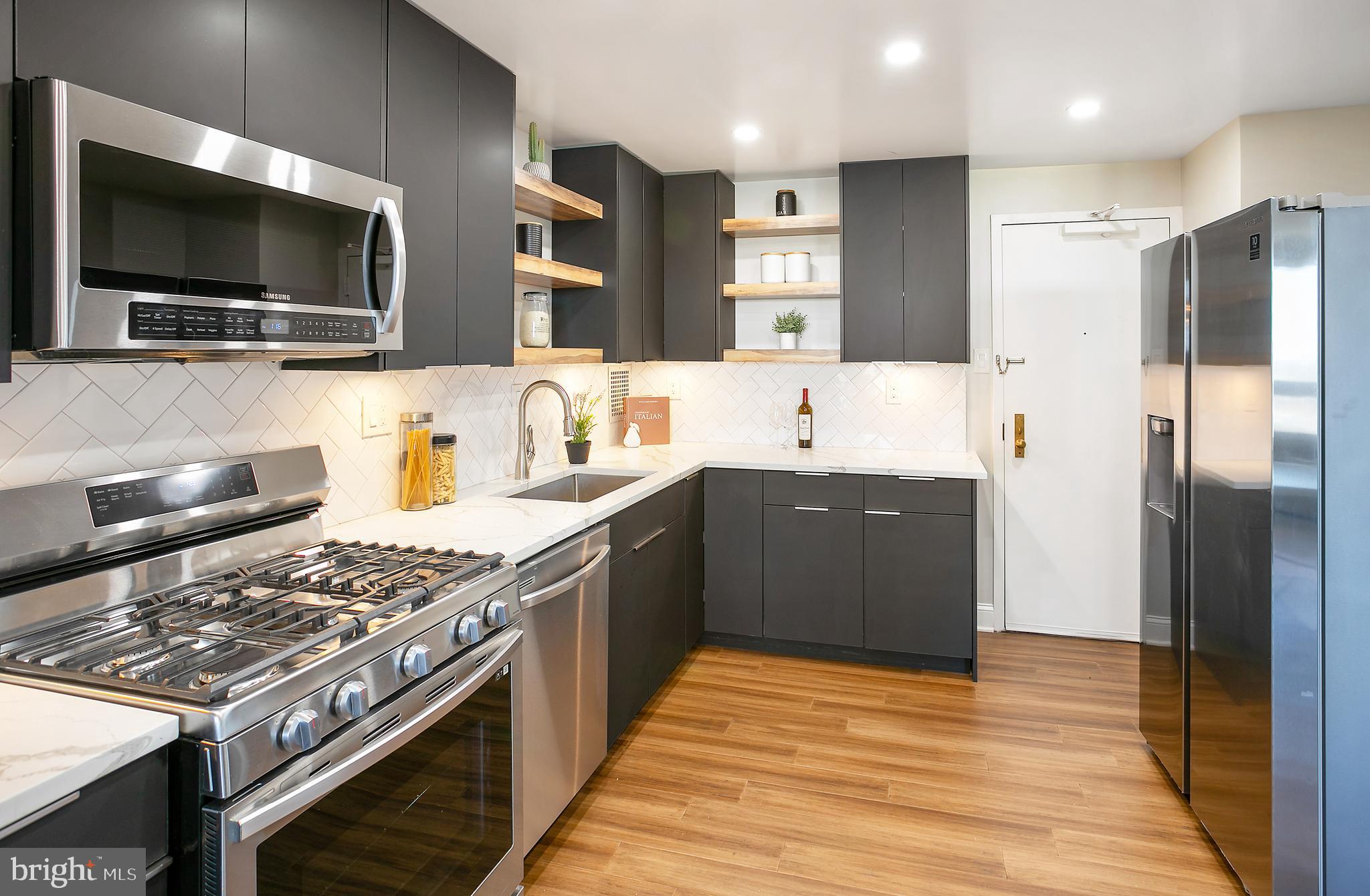 SKYLINE PLAZA - Residential