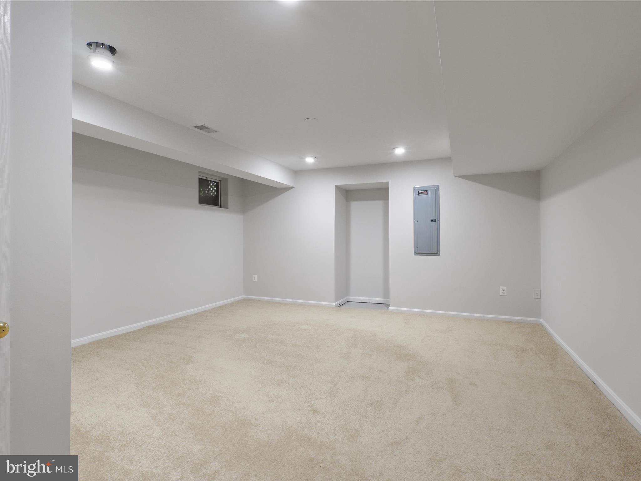 RIDGEFIELD OAKS - Residential