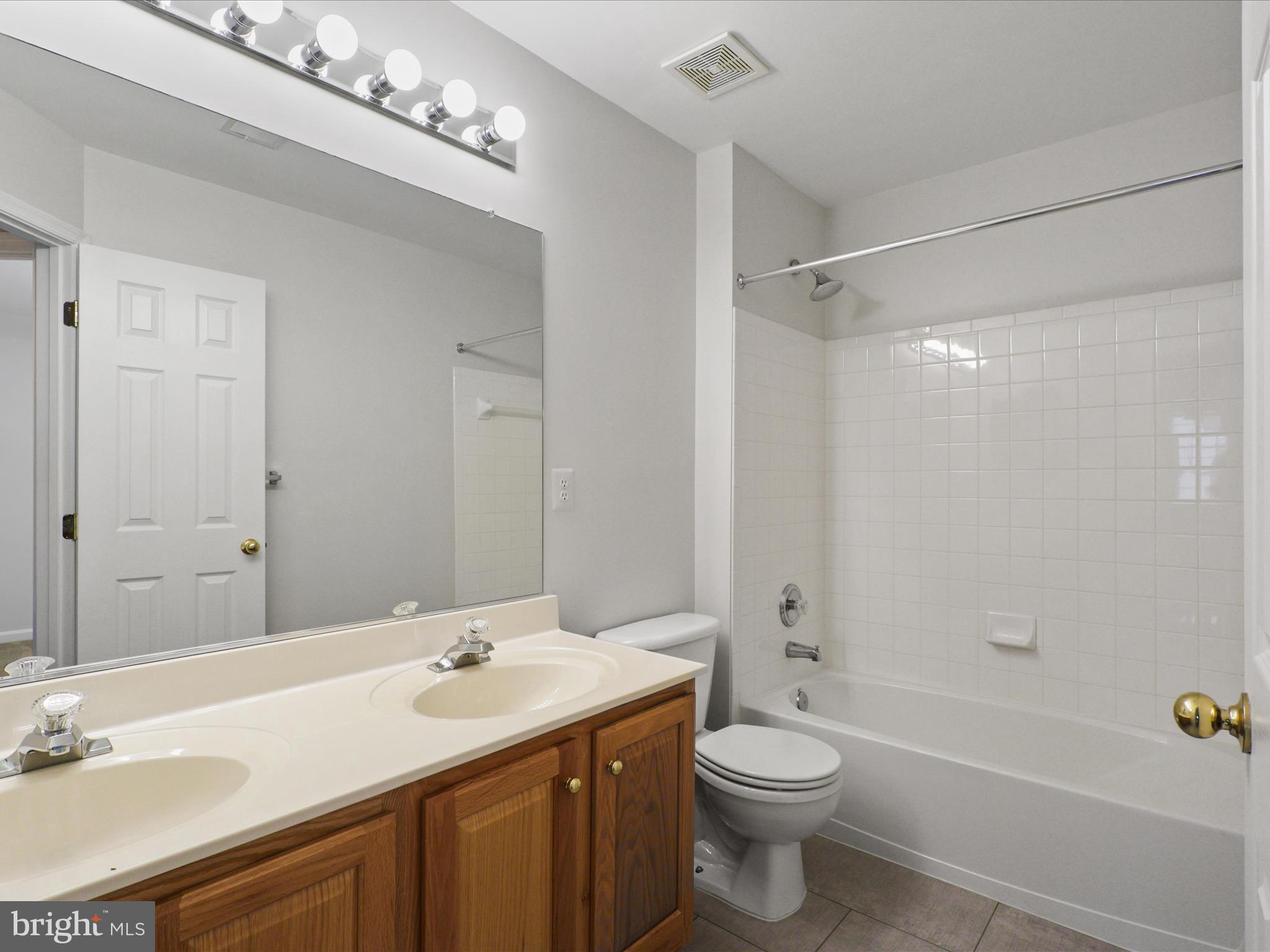 RIDGEFIELD OAKS - Residential