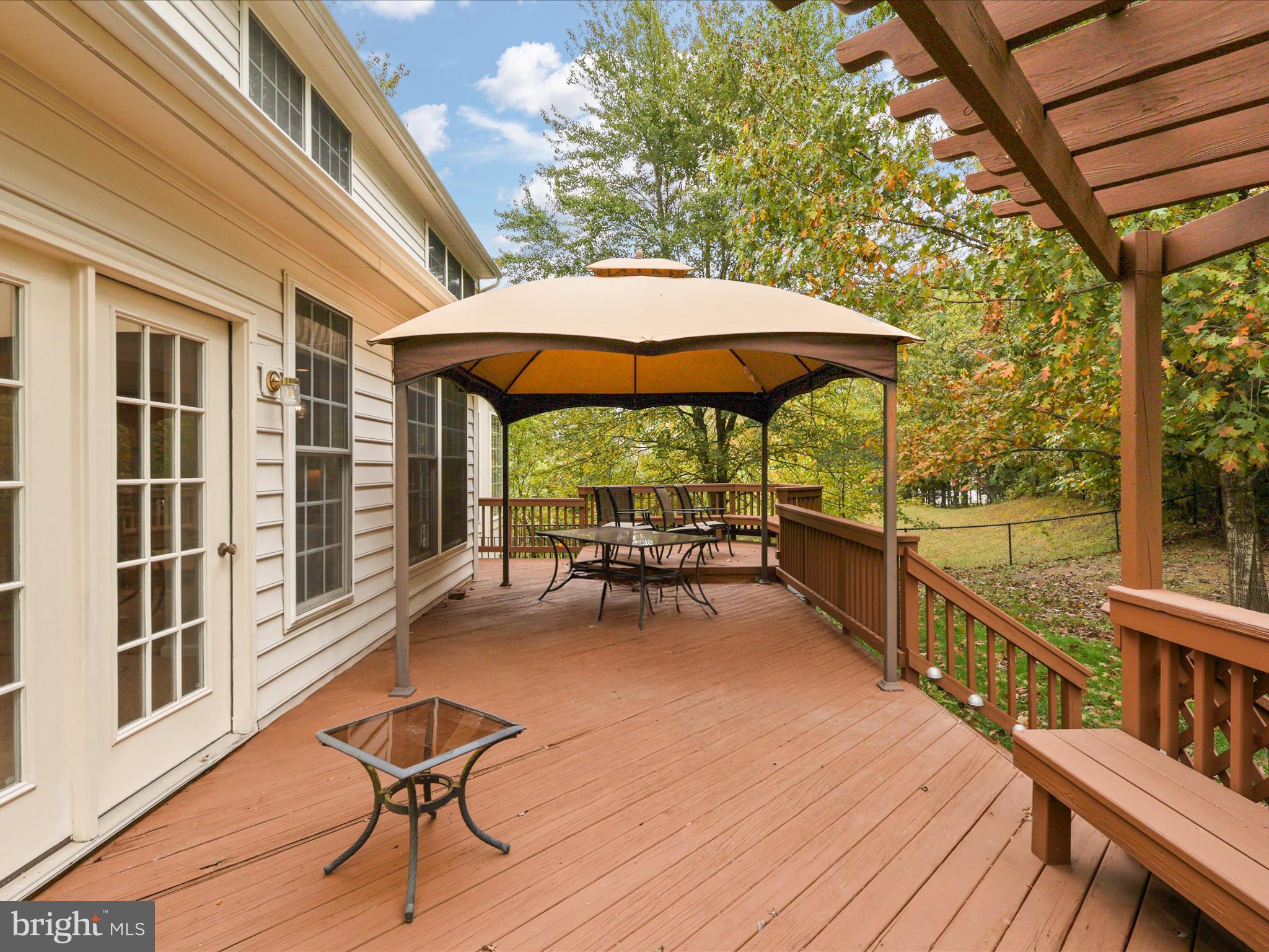 RIDGEFIELD OAKS - Residential