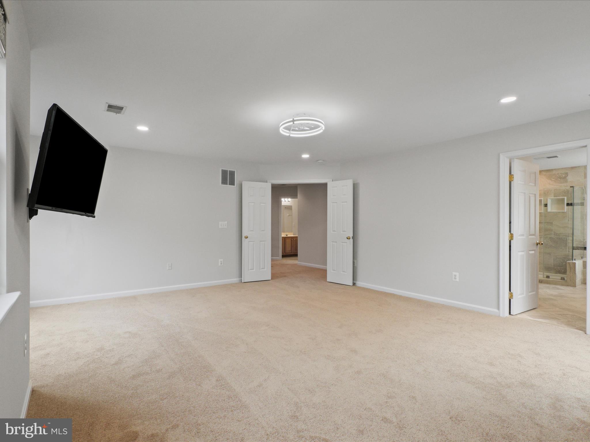 RIDGEFIELD OAKS - Residential